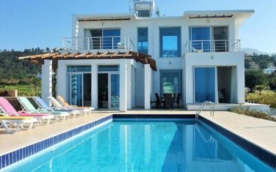 What should we pay attention to when renting a villa in Fethiye?